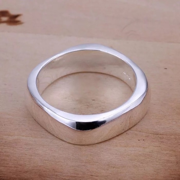 925 Sterling Silver Square Ring - Picture 4 of 4